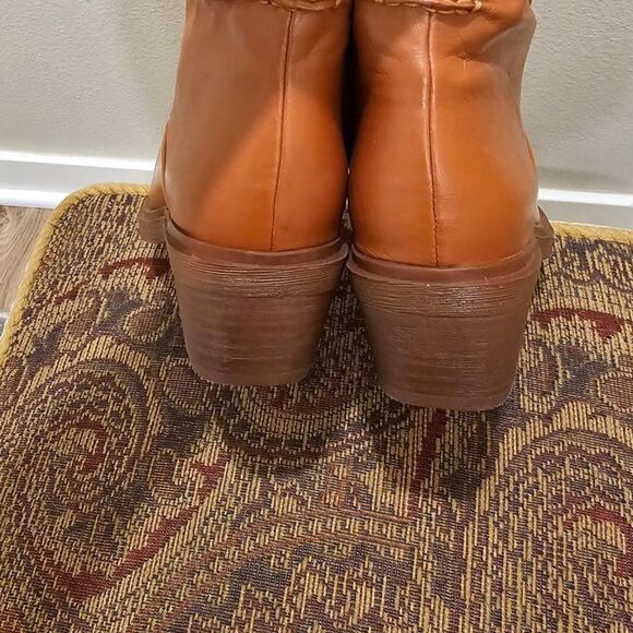 NWOT Franco Sarto Leather Tan Ankle Boots Size 8 - Picture 5 of 9